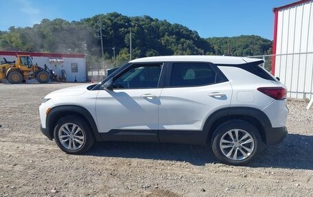 Chevrolet TrailBlazer, 2023 год, 1 550 000 рублей, 12 фотография