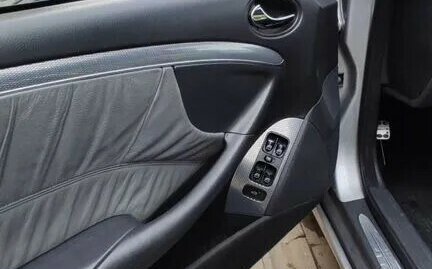 Mercedes-Benz CLK-Класс, 2003 год, 1 250 000 рублей, 16 фотография