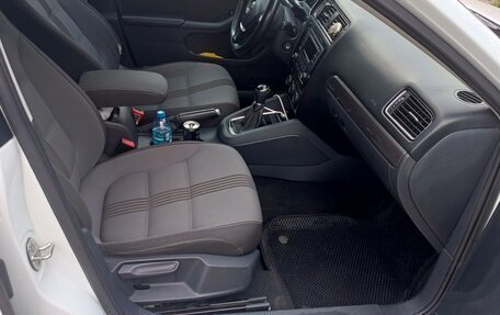 Volkswagen Jetta VI, 2016 год, 675 000 рублей, 8 фотография