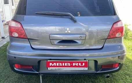 Mitsubishi Outlander III рестайлинг 3, 2006 год, 730 000 рублей, 4 фотография