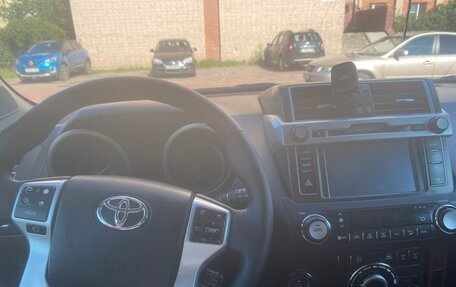 Toyota Land Cruiser Prado 150 рестайлинг 2, 2014 год, 3 100 000 рублей, 4 фотография