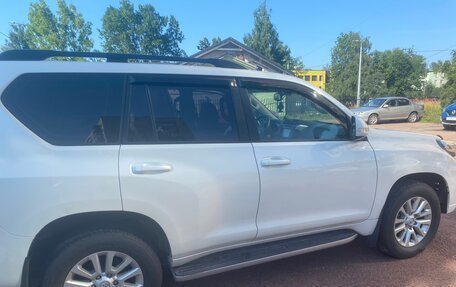 Toyota Land Cruiser Prado 150 рестайлинг 2, 2014 год, 3 100 000 рублей, 6 фотография