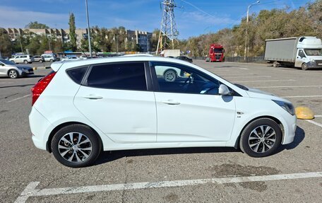Hyundai Solaris II рестайлинг, 2014 год, 910 000 рублей, 3 фотография