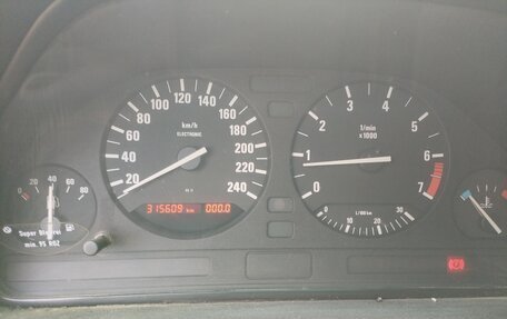 BMW 5 серия, 1992 год, 370 000 рублей, 8 фотография