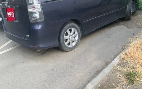 Toyota Voxy II, 2007 год, 1 270 000 рублей, 2 фотография