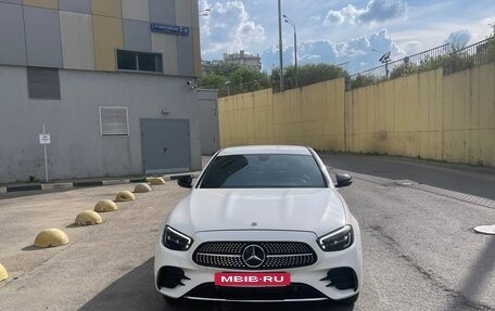 Mercedes-Benz E-Класс, 2020 год, 3 800 000 рублей, 2 фотография