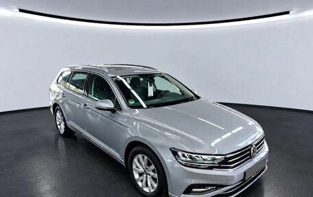 Volkswagen Passat B8 рестайлинг, 2022 год, 2 082 000 рублей, 1 фотография