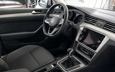 Volkswagen Passat B8 рестайлинг, 2022 год, 2 082 000 рублей, 8 фотография
