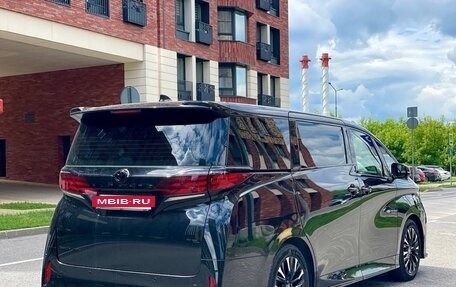 Toyota Alphard, 2024 год, 10 300 000 рублей, 3 фотография