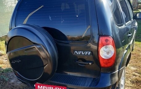 Chevrolet Niva I рестайлинг, 2010 год, 390 000 рублей, 3 фотография