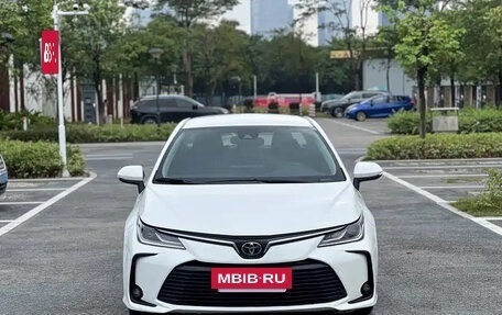 Toyota Corolla, 2022 год, 1 350 000 рублей, 2 фотография