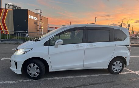 Honda Freed I, 2014 год, 1 400 000 рублей, 2 фотография