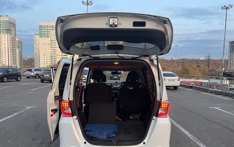 Honda Freed I, 2014 год, 1 400 000 рублей, 5 фотография