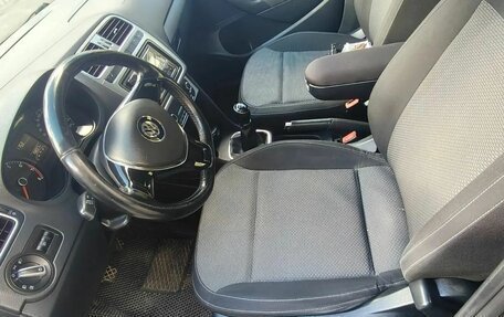 Volkswagen Polo VI (EU Market), 2016 год, 870 000 рублей, 13 фотография