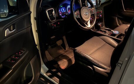 KIA Sportage IV рестайлинг, 2018 год, 2 400 000 рублей, 4 фотография
