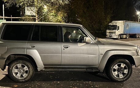 Nissan Patrol, 2005 год, 700 000 рублей, 2 фотография