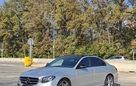 Mercedes-Benz E-Класс, 2019 год, 3 600 000 рублей, 5 фотография