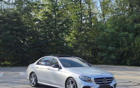 Mercedes-Benz E-Класс, 2019 год, 3 600 000 рублей, 7 фотография