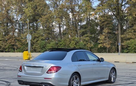 Mercedes-Benz E-Класс, 2019 год, 3 600 000 рублей, 10 фотография