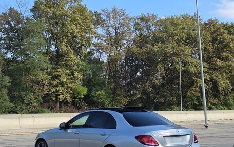 Mercedes-Benz E-Класс, 2019 год, 3 600 000 рублей, 11 фотография