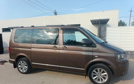 Volkswagen Caravelle T5, 2011 год, 1 650 000 рублей, 3 фотография