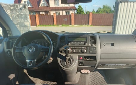 Volkswagen Caravelle T5, 2011 год, 1 650 000 рублей, 18 фотография