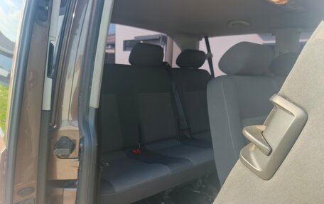 Volkswagen Caravelle T5, 2011 год, 1 650 000 рублей, 16 фотография