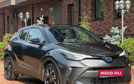 Toyota C-HR I рестайлинг, 2020 год, 2 800 000 рублей, 2 фотография