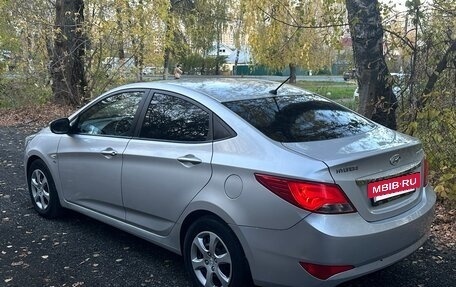 Hyundai Solaris II рестайлинг, 2014 год, 800 000 рублей, 3 фотография