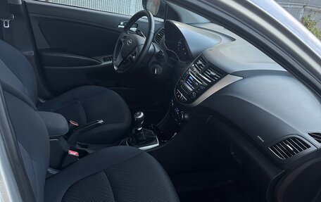 Hyundai Solaris II рестайлинг, 2014 год, 800 000 рублей, 8 фотография