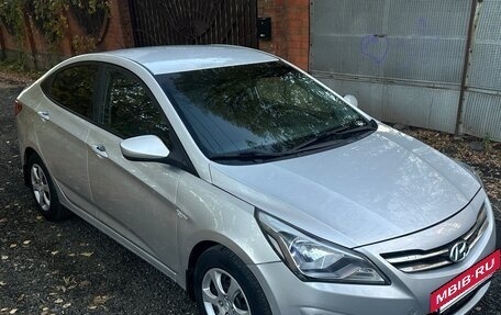 Hyundai Solaris II рестайлинг, 2014 год, 800 000 рублей, 6 фотография