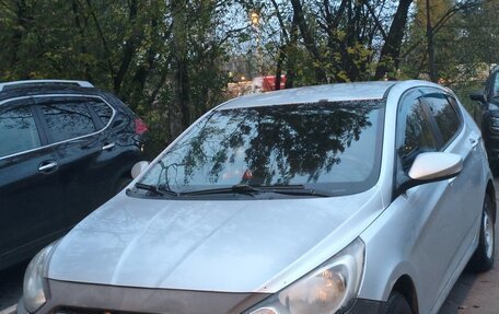 Hyundai Solaris II рестайлинг, 2012 год, 570 000 рублей, 1 фотография