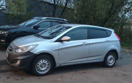 Hyundai Solaris II рестайлинг, 2012 год, 570 000 рублей, 3 фотография