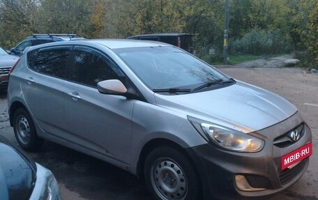 Hyundai Solaris II рестайлинг, 2012 год, 570 000 рублей, 4 фотография