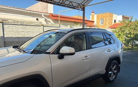 Toyota RAV4, 2021 год, 4 950 000 рублей, 10 фотография