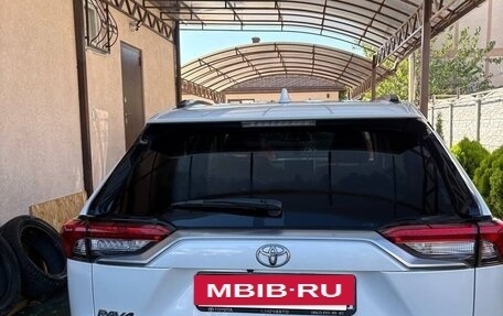 Toyota RAV4, 2021 год, 4 950 000 рублей, 5 фотография