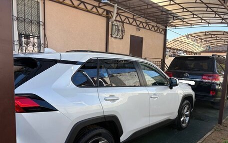 Toyota RAV4, 2021 год, 4 950 000 рублей, 11 фотография