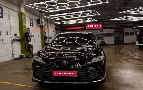 Toyota Camry, 2021 год, 3 400 000 рублей, 2 фотография