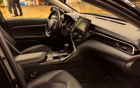 Toyota Camry, 2021 год, 3 400 000 рублей, 11 фотография