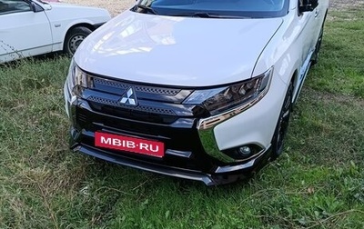 Mitsubishi Outlander III рестайлинг 3, 2022 год, 3 500 000 рублей, 1 фотография
