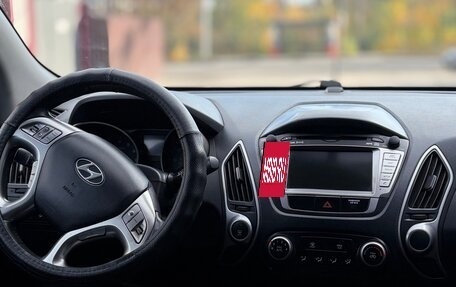 Hyundai Tucson III, 2011 год, 1 300 000 рублей, 7 фотография