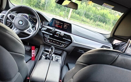 BMW 5 серия, 2019 год, 3 300 000 рублей, 23 фотография