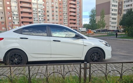 Hyundai Solaris II рестайлинг, 2013 год, 650 000 рублей, 3 фотография