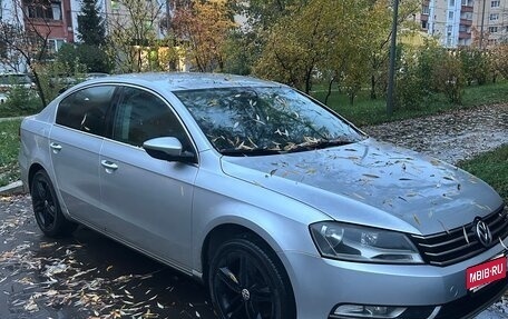 Volkswagen Passat B7, 2011 год, 1 070 000 рублей, 1 фотография