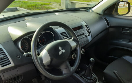 Mitsubishi Outlander III рестайлинг 3, 2008 год, 995 000 рублей, 8 фотография