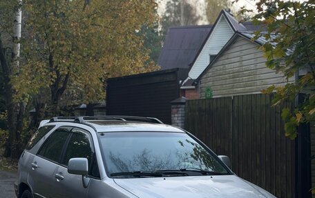 Lexus RX IV рестайлинг, 2000 год, 620 000 рублей, 2 фотография