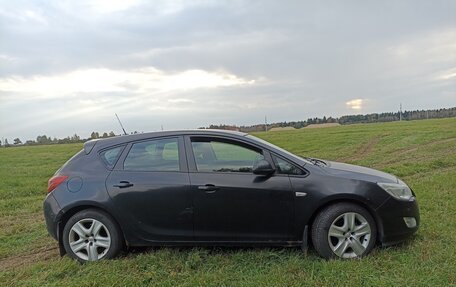 Opel Astra J, 2012 год, 690 000 рублей, 2 фотография