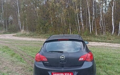 Opel Astra J, 2012 год, 690 000 рублей, 1 фотография