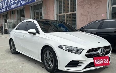 Mercedes-Benz A-Класс, 2022 год, 1 730 000 рублей, 3 фотография