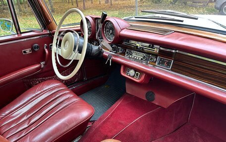 Mercedes-Benz W111, 1970 год, 5 950 000 рублей, 8 фотография